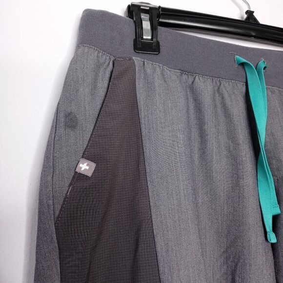 Figs scrub pants size medium - Picture 4 of 8